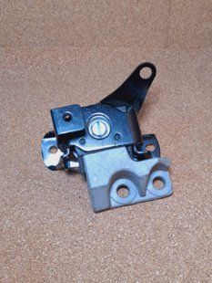 Подушка двигателя правая 1,8 CVT BYD G3, G3R, Бид Г3, Г3Р, Бід Ж3, Ж3Р 10005172-00 фото