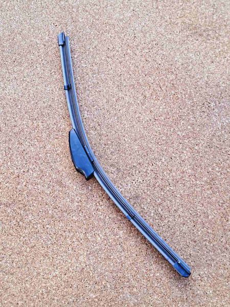 Щетка переднего стеклоочистителя бескаркасная правая&nbsp;Faw B30 Besturn ФАВ Б30 Бестурн В30 1647831023 фото