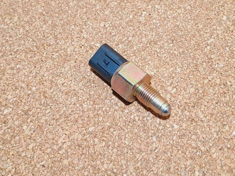Датчик заднього ходу 1,6 4G18 Brilliance BS6, Брилианс М1, Бріліанс М1 BS15-3729800 фото