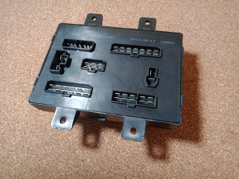 Блок запобіжників в зборі  SMA Maple C31, C51, C52, C81, R80, СМА SMA3722100B1 фото