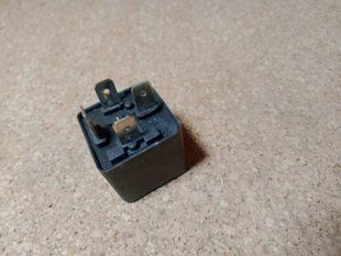 Реле №14 40A 12V VW Volkswagen Golf Фольксваген Гольф 3735011A фото