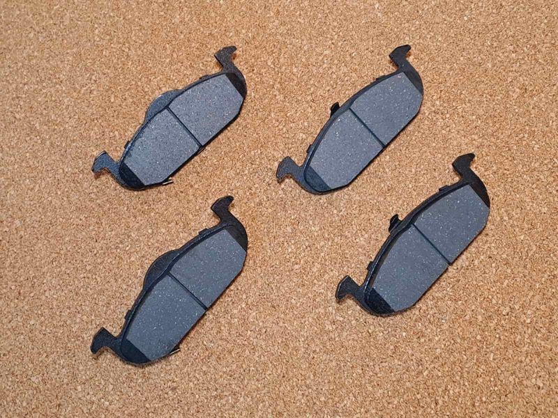 Колодки тормозные передние (комплект) MG3 Cross Morris Garages, МГ МЖ 3 кросс Моріс Морис Гараж 10026870 фото