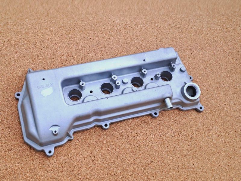 Клапанная крышка Geely SL Джили СЛ Джілі СЛ  1136000053.2 фото