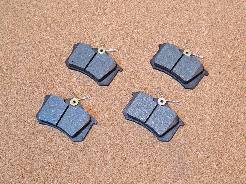 Колодки тормозные задние VW Volkswagen Beetle&nbsp;Bora&nbsp;Caddy Golf Jetta Passat Vento Variant Polo Lupo Фольксваген Жук Бора&nbsp;Гольф Джетта Поло Варіант Пассат Кадди Кадді Венто Лупо 4H0 615 121 H.2 фото