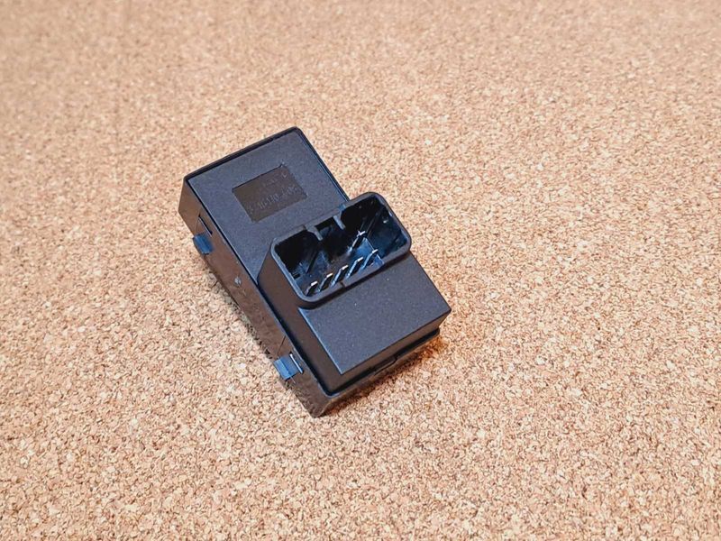 Кнопка керування склопідйомником Great Wall Voleex C30 (Волекс C30), Грейт Вол Волекс С30, Грейт Вол Волекс Ц30 3746410-G08 фото