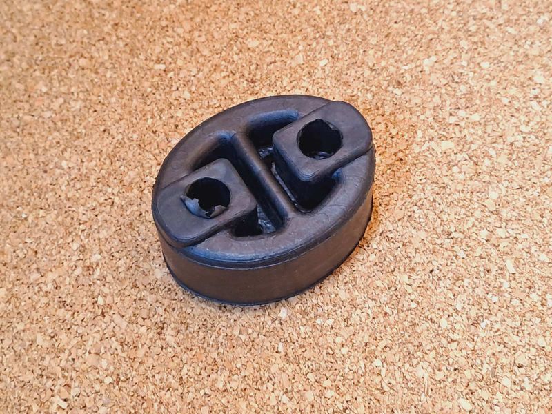 Підвіс глушника задній Geely Emgrand EC7, Джилі Емгранд ЕС7, Джилі Емгранд ЄС7 1064001333 фото