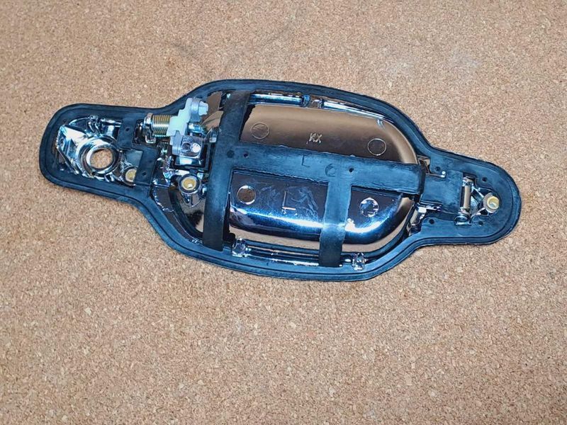 Ручка дверей передньої зовнішня ліва хром Isuzu D Max Ісузу Д Макс ISUZU RODEO  Isuzu D Max Исузу Д Макс IM6105110 фото
