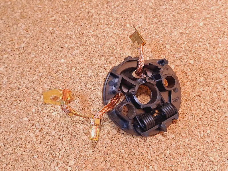 Щітки стартера SMA Maple СМА Мапл SMA Maple, СМА Мапл SMA Maple C51, C52, C81, R80 СМА Мапл С51, С52 SMA3708120 фото