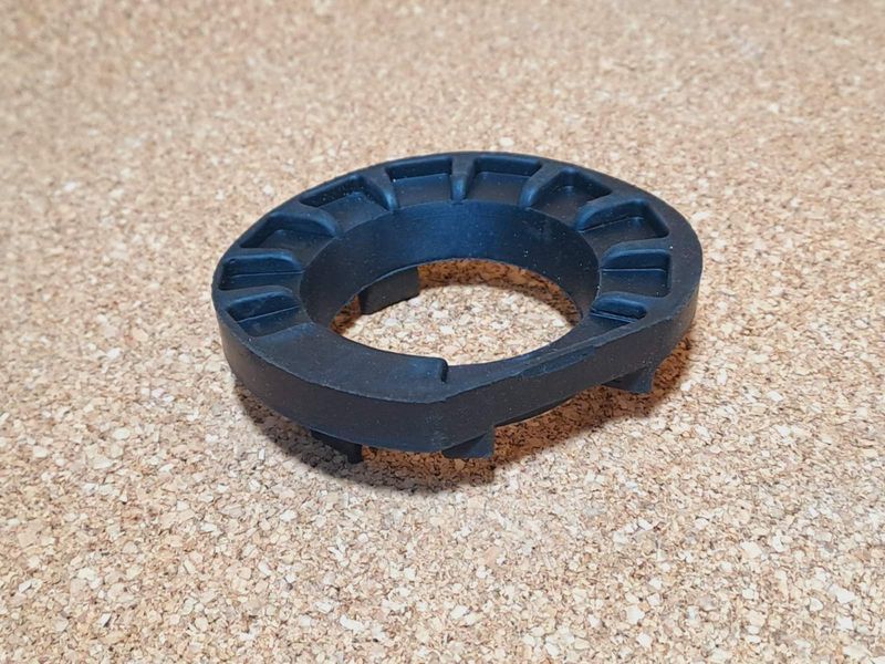 Прокладка задньої пружини верхня (проставка, опора) FAW V5 ФАВ В5 48257-0DA20 фото